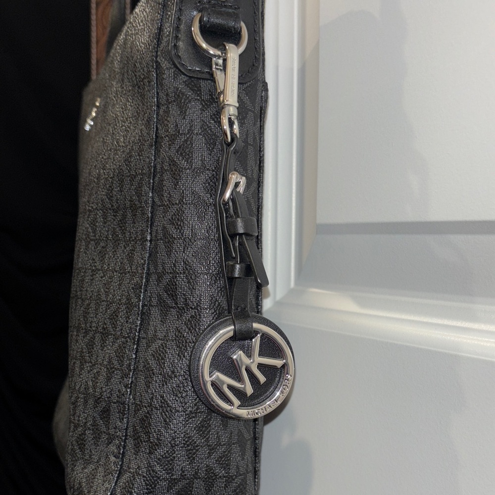 Michael Kors Signature Black Crossbody Bag - Picture 3 of 9